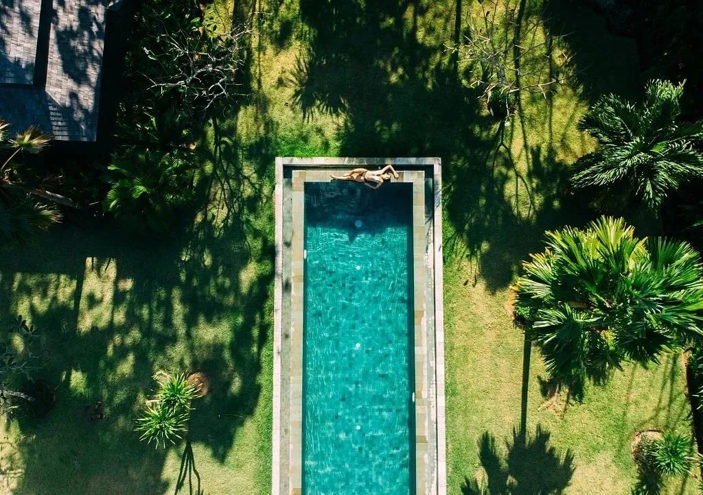 花园泳池.jpg
